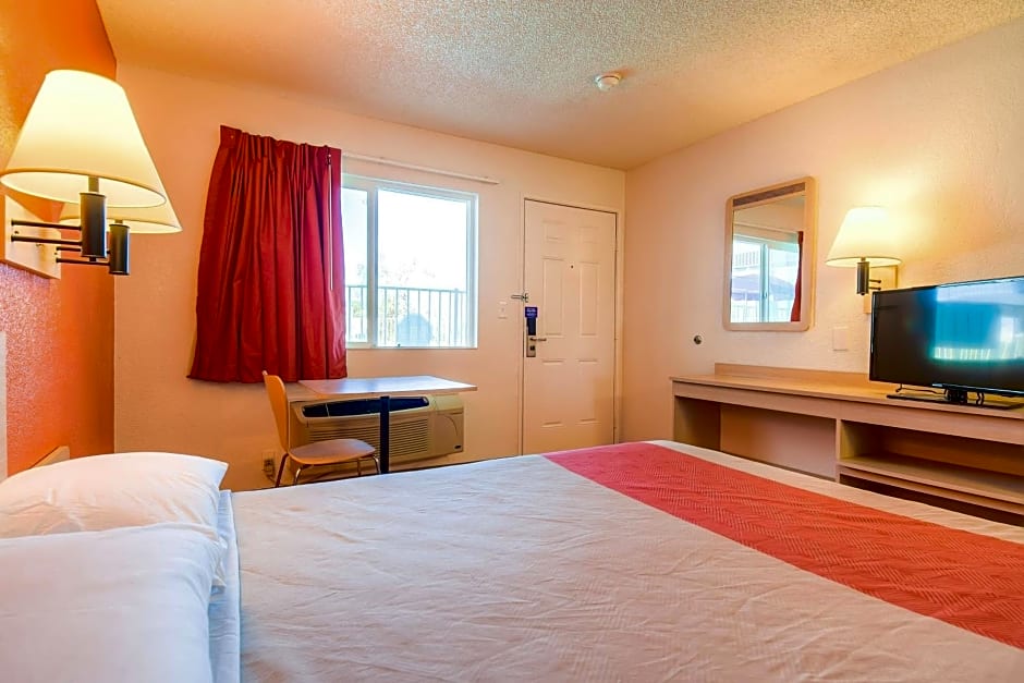 Motel 6 Palm Springs - Rancho Mirage