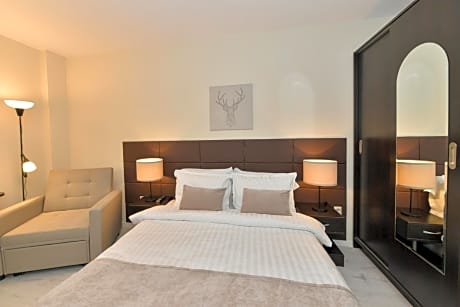 Superior Double Room with Double Bed - Non-Smoking
