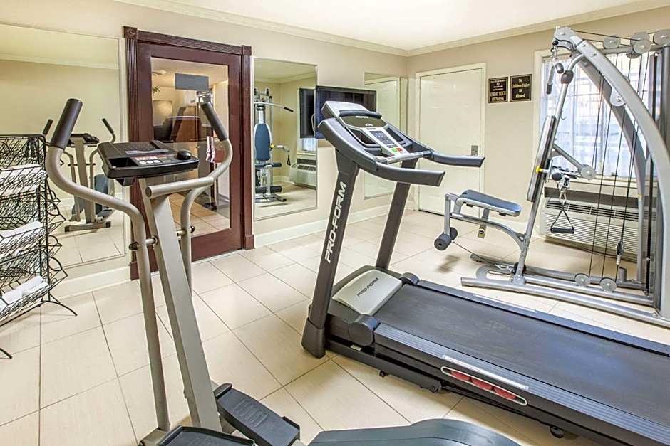 Super 8 by Wyndham Tyler TX