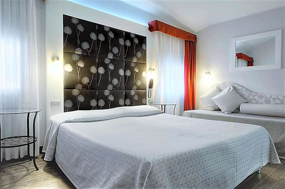 Hotel Aaron
