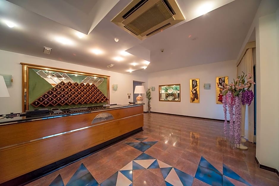 New Petit Hotel