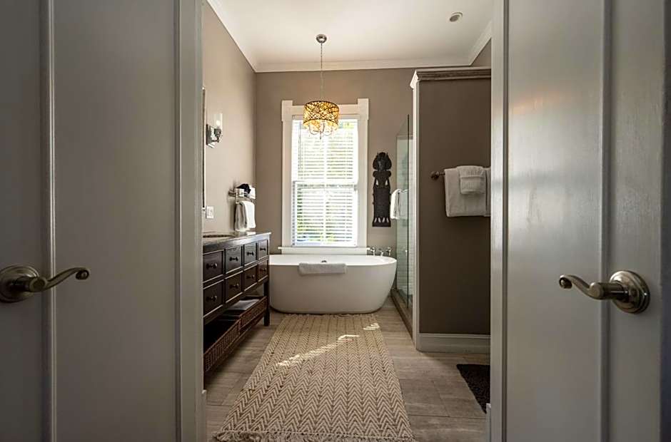 The Mermaid & The Alligator