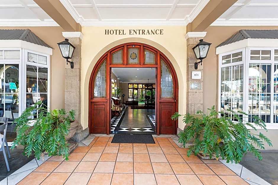 Queen's Hotel by BON Hotels