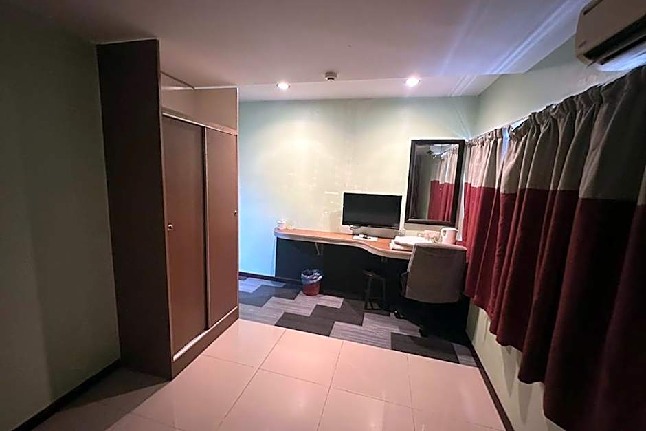 Midtown Villa Hotel