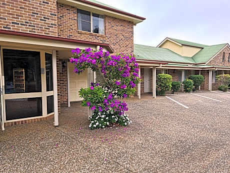 Country Gardens Motor Inn
