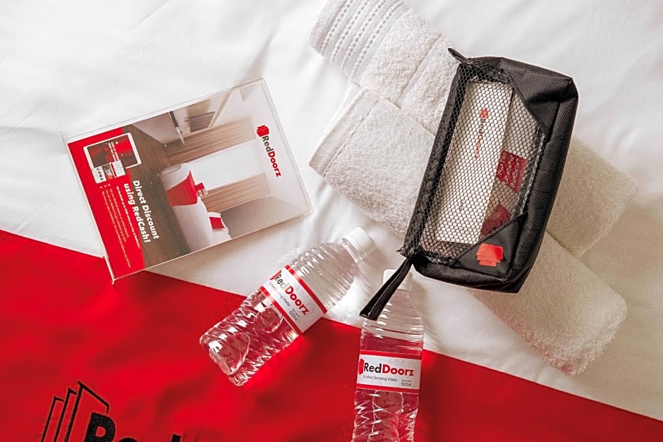 RedDoorz Premium @ GRAND 29 Hotel