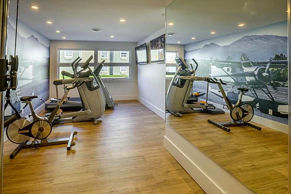 Clarion Pointe Quebec Airport