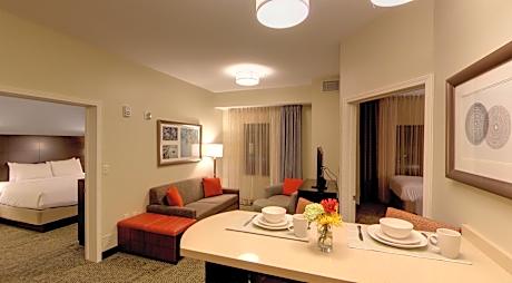 Two Bedroom Suite with One King Bed and Two Double Beds - Non-Smoking