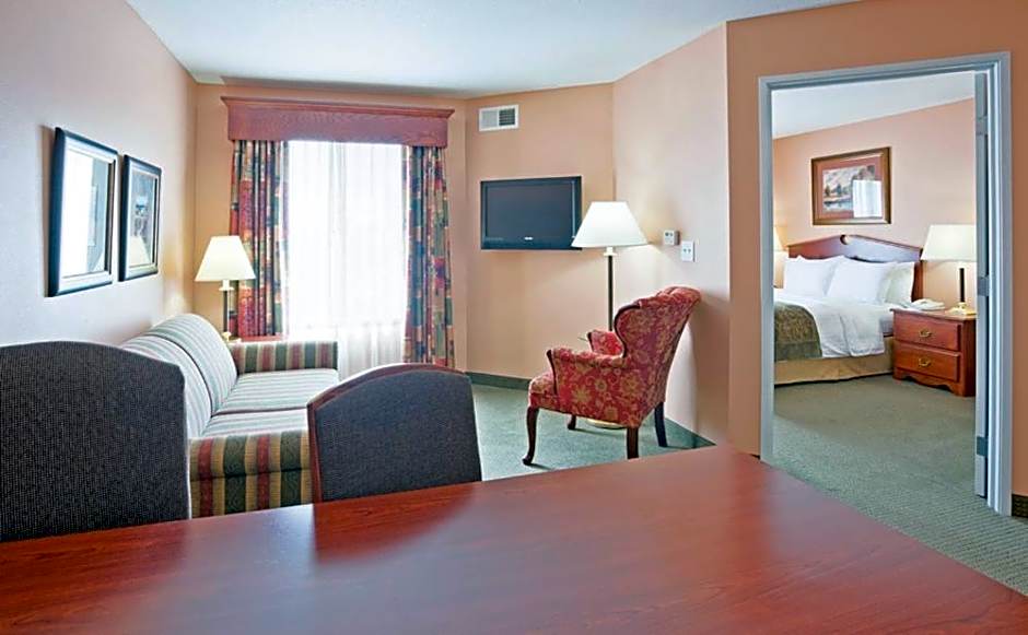 GrandStay Hotel & Suites Downtown Sheboygan