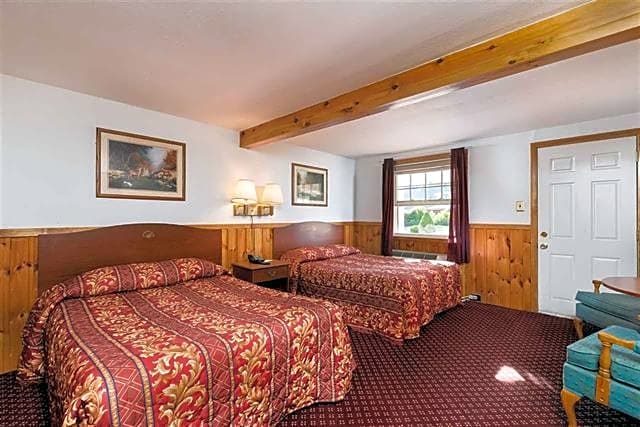 Covered Bridge River View Lodge