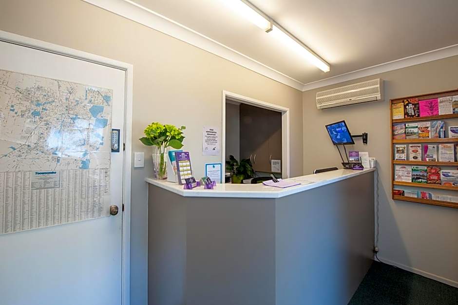 Jacaranda Place Motor Inn