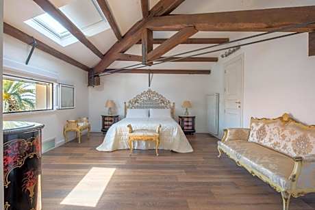 Deluxe Quadruple Room