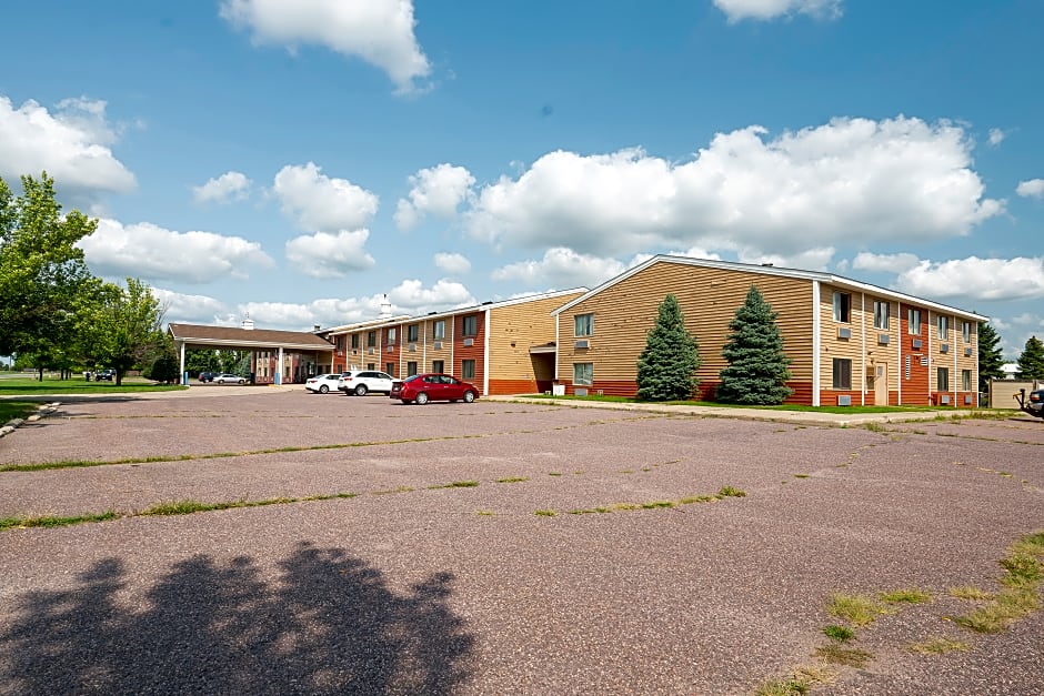 OYO Hotel Redwood Falls near Jackpot Casino