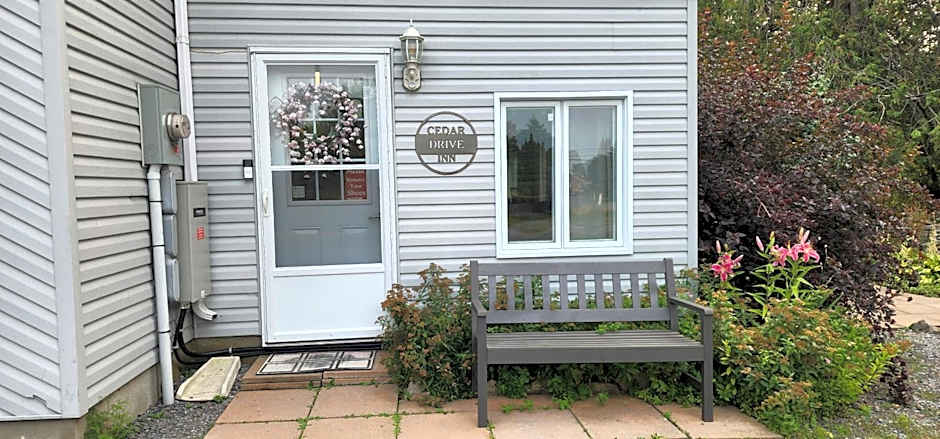 Cedar Drive Inn