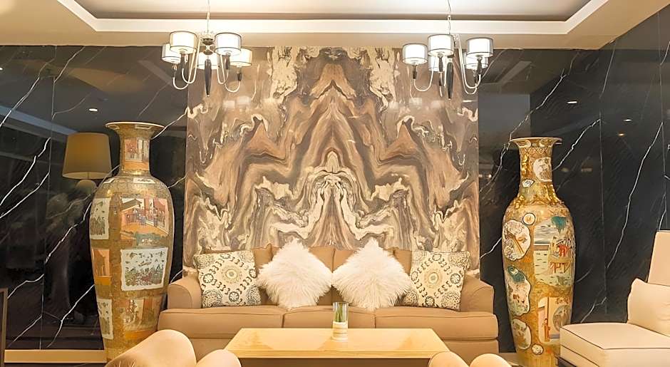 Royal Regantris Cendana 