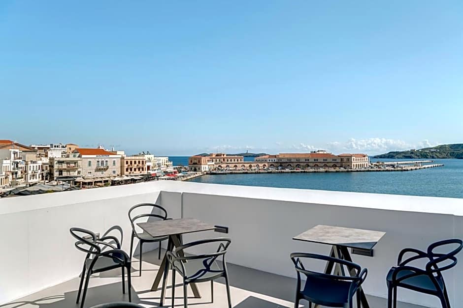 Skylight - 1873 Seafront Luxury Suites on the Harbor, City Center