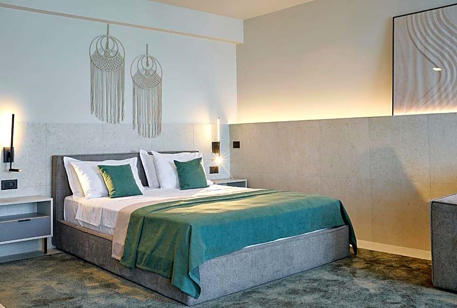 Alezzi Infinity Aparthotel & Spa