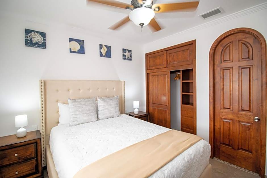 Casa Blanca Golf Villas