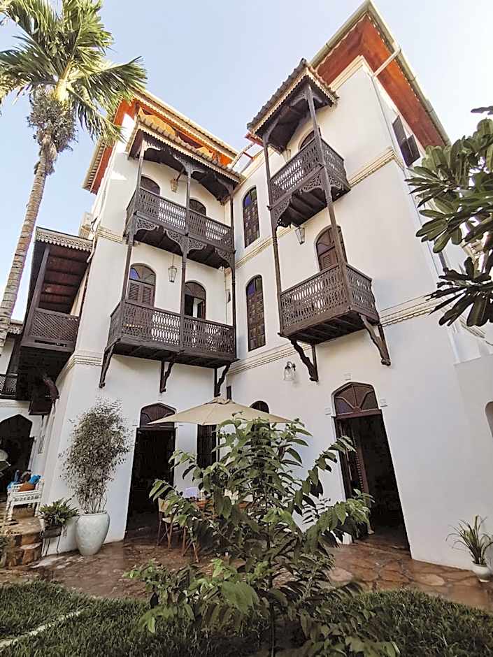 Kholle House