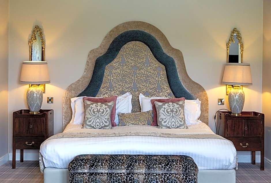 Peak Edge Hotel