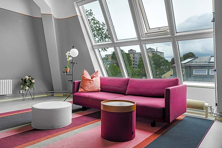 The Apartments Company - The Sweet