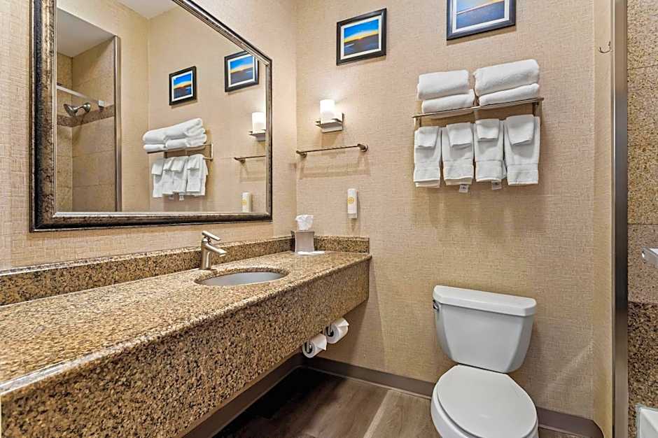 Photo 1 of 4 of 1 King Bed Suite