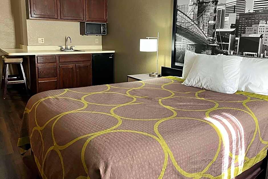 Super 8 by Wyndham Harrison OH