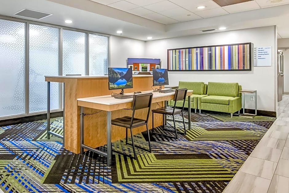 Holiday Inn Express And Suites Longview North By IHG