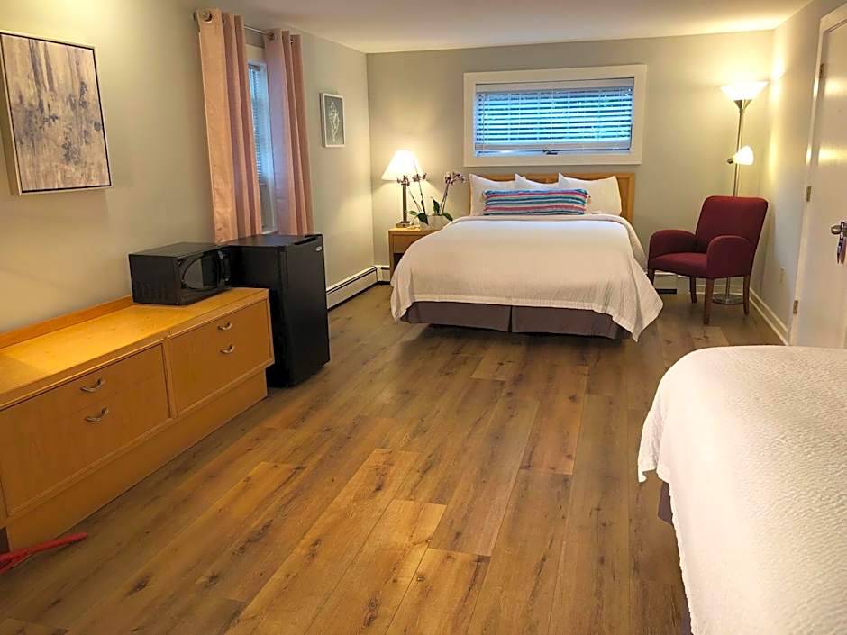 Hyannis Inn
