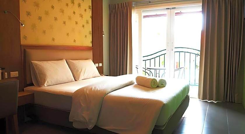 Phuket Ecozy Hotel