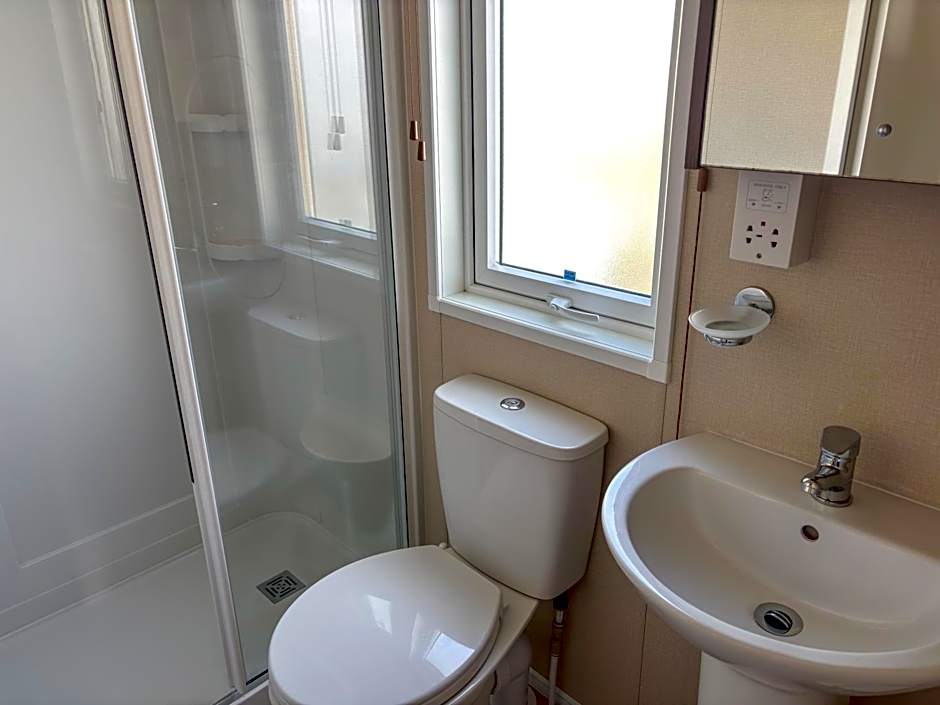 Pemberton Avon pitch 30 Creek Caravan Park dog friendly