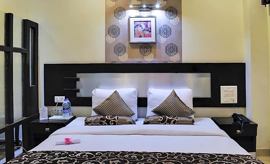 Regal Hotel (Pet-friendly)