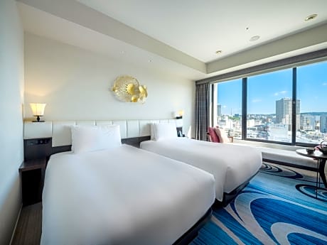 Club Twin Room with Lounge Access