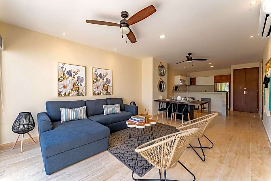 Luxury Apt Gym Jacuzzi WIFI Starlink