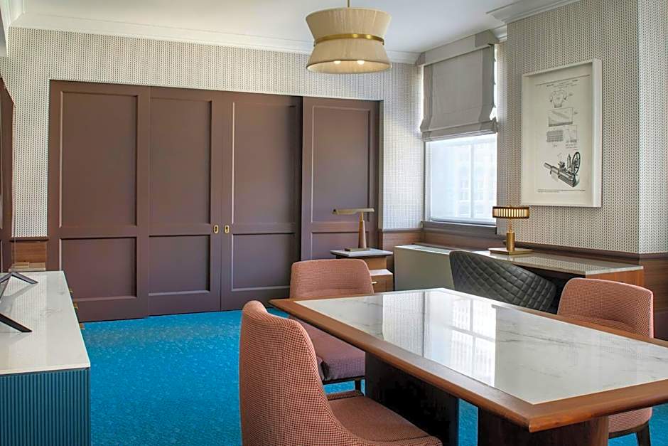 Hotel Cleveland Autograph Collection