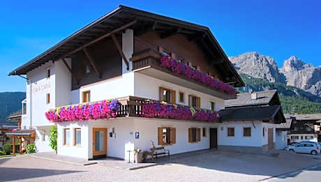 Garni Ciasa Tamà Sas di Pezzedi Eriberto e Neumair Hermine