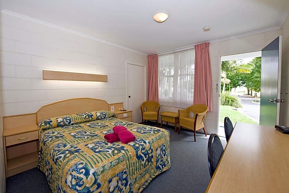 Colonial Court Motor Inn