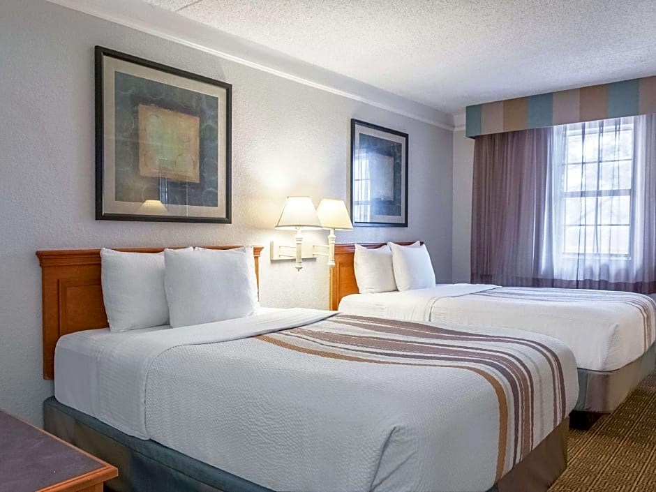 La Quinta Inn & Suites by Wyndham New Orleans West Bank
