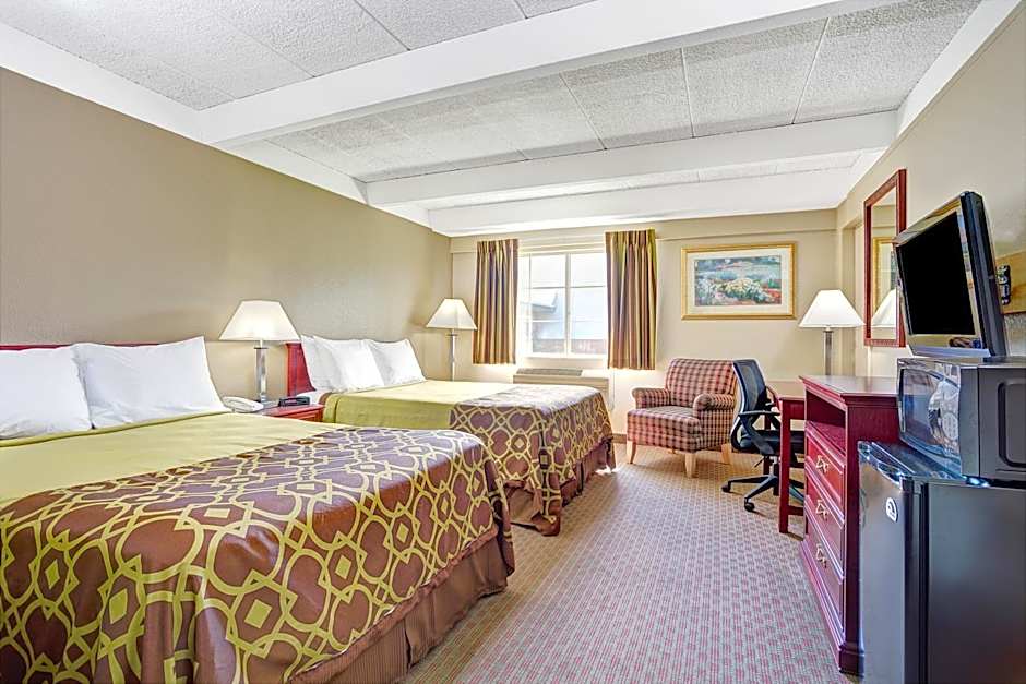 Travelodge by Wyndham Iowa City