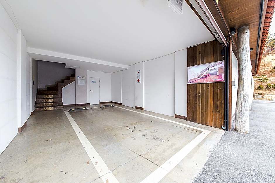 Paju Belita N Good Time Motel
