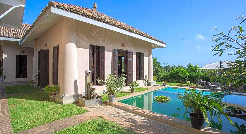 Villa Mayurana by Edwards Collection