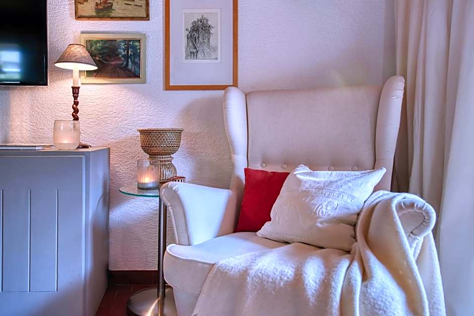 Ravines 50, Soulful Escape With Mountain Views