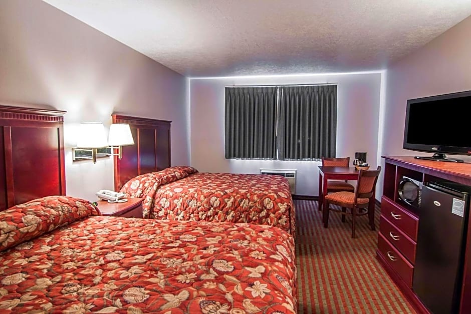 Bridgeway Inn & Suites