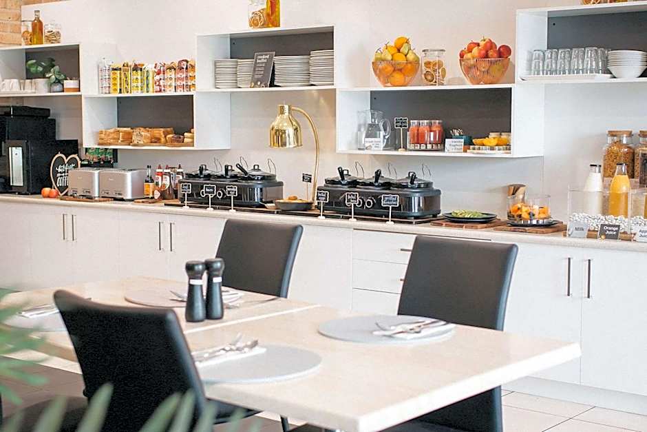 Quality Suites Banksia Gardens WA