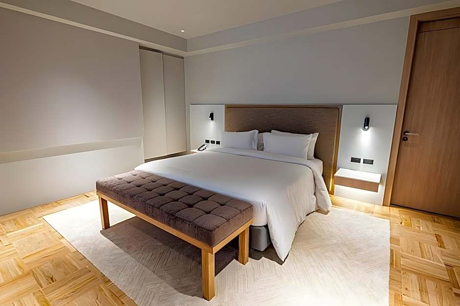 Floral Court Hotel & Residence Sukhumvit 13