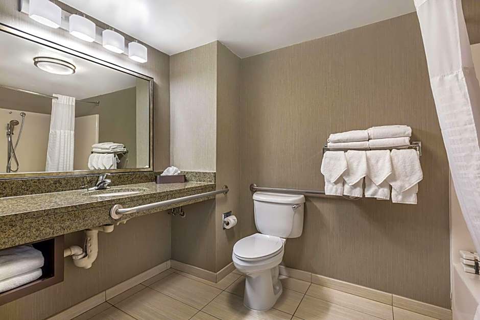 Comfort Inn & Suites Logan International Airport