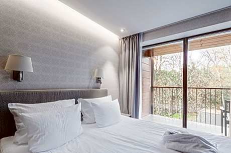 Studio Room with Spa Access