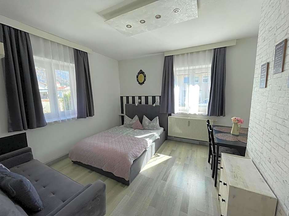 LA Boutique House
