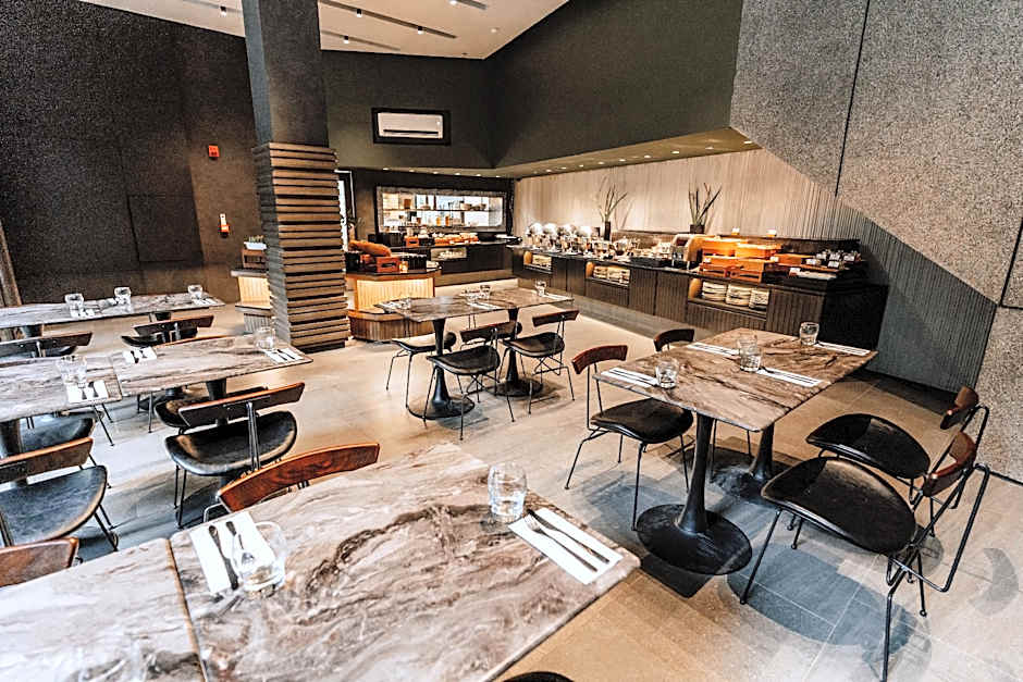 The Funny Lion - El Nido