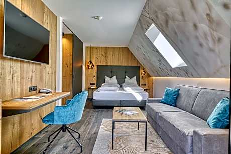 Deluxe Family Room